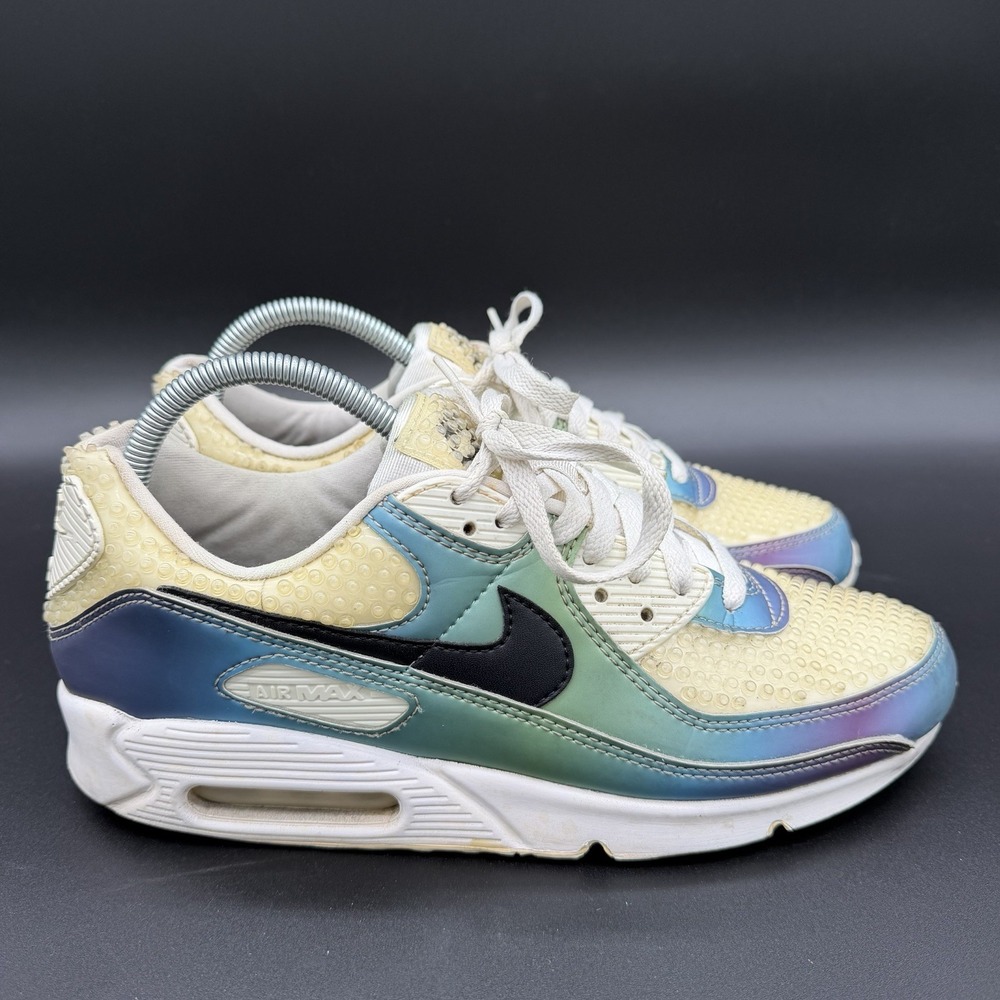 Size 8.5- Men's Nike Air Max 90 Bubble Pack Summit White Gradient CT5066-100